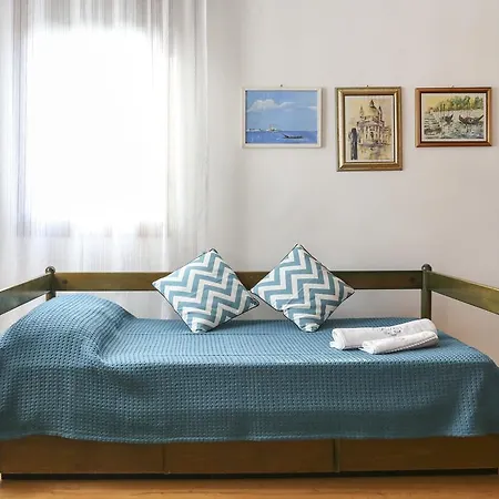 Lia House Mestre